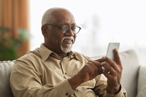 Cell Phone Plan Options for Seniors and Low-Income Families in the USA (2025)