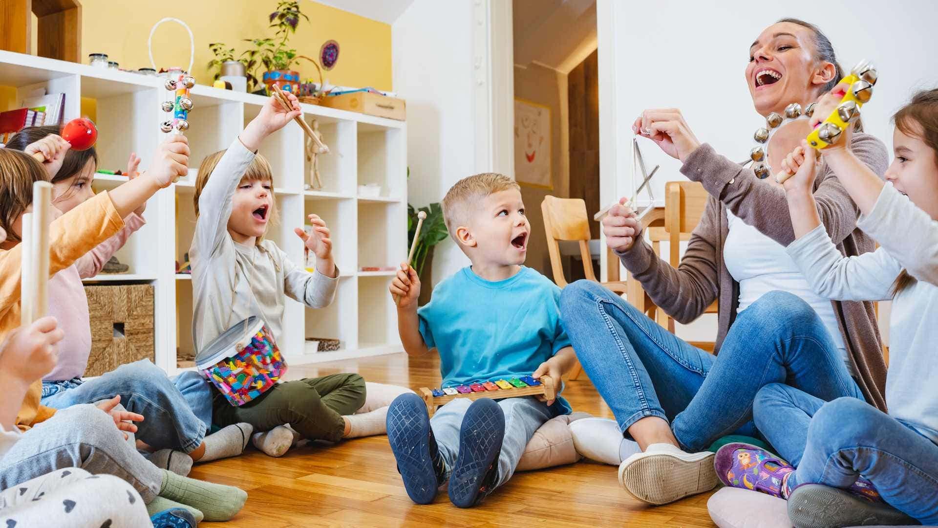 Elige tu Futuro en la Educación Infantil: Guía Completa para Convertirte en Maestro de Kínder en Línea 🎓✨