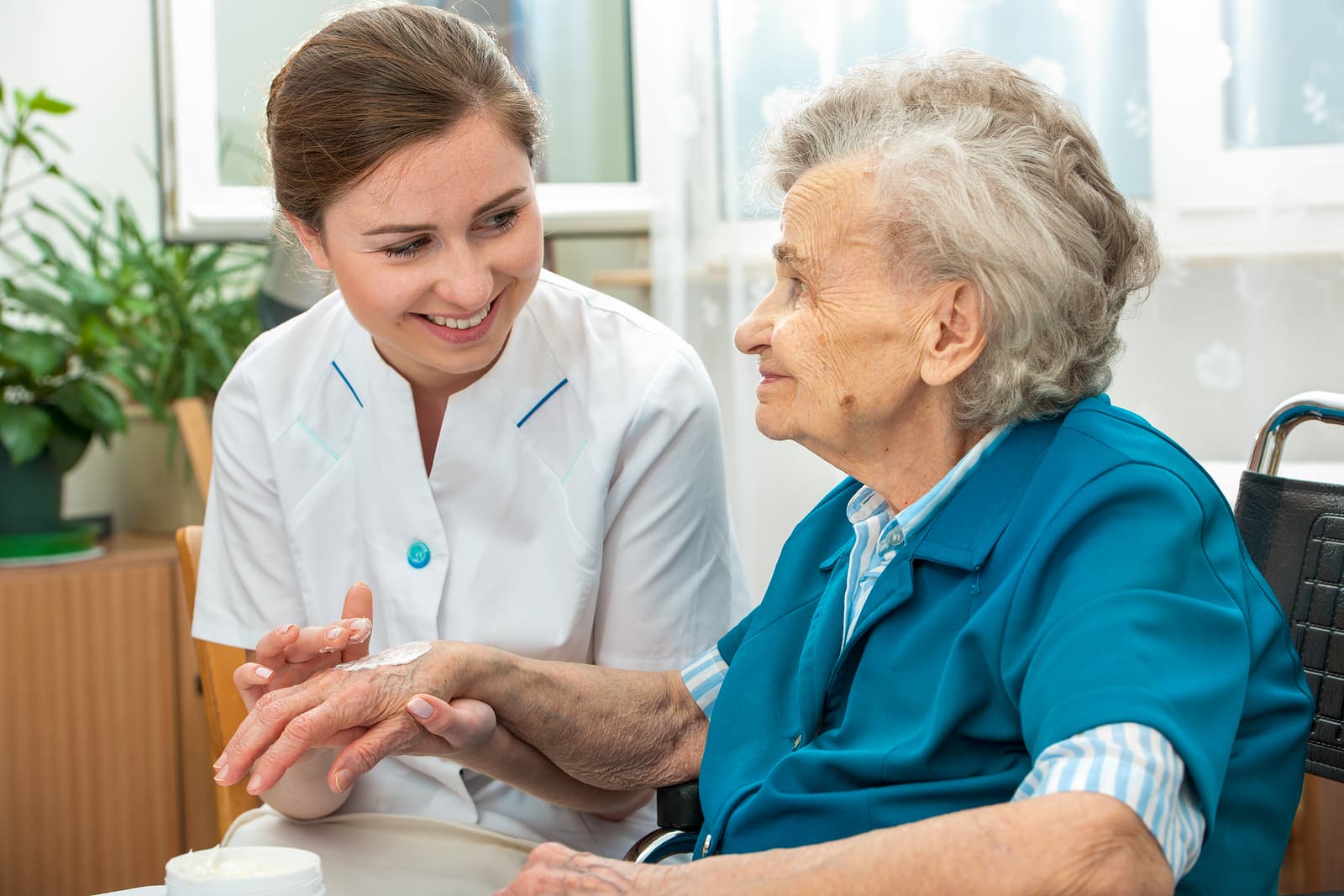 The Comfort of Home: Navigating Elderly Care Services with Safety, Trust, and Experience