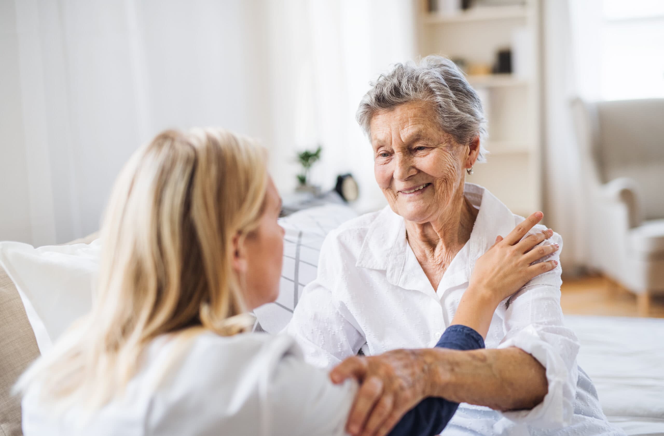 Private Home Caregiver for Elderly People in the UK: Flexible Care Solutions at Home