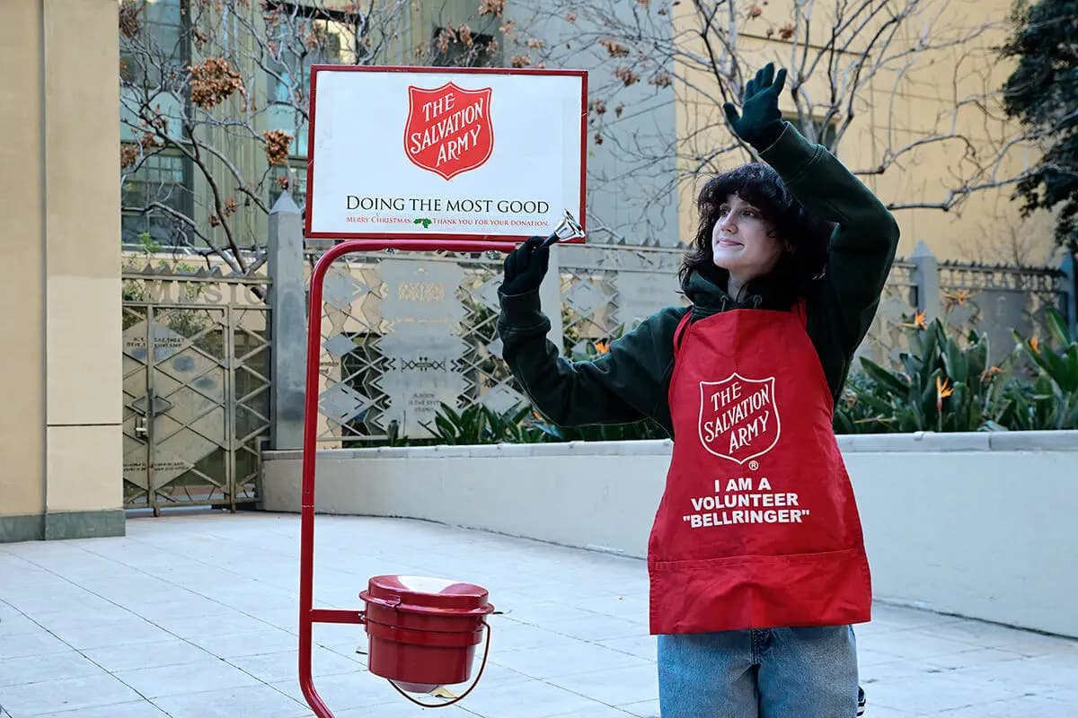 Salvation Army Christmas Help in the US (2025 Guide for Families Who Need Support and People Who Want to Give)