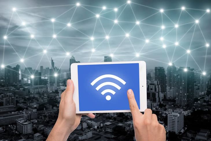 Top Internet and TV Bundle Deals for Seniors in Canada (2025 Guide to Broadband Offers in Your Area)