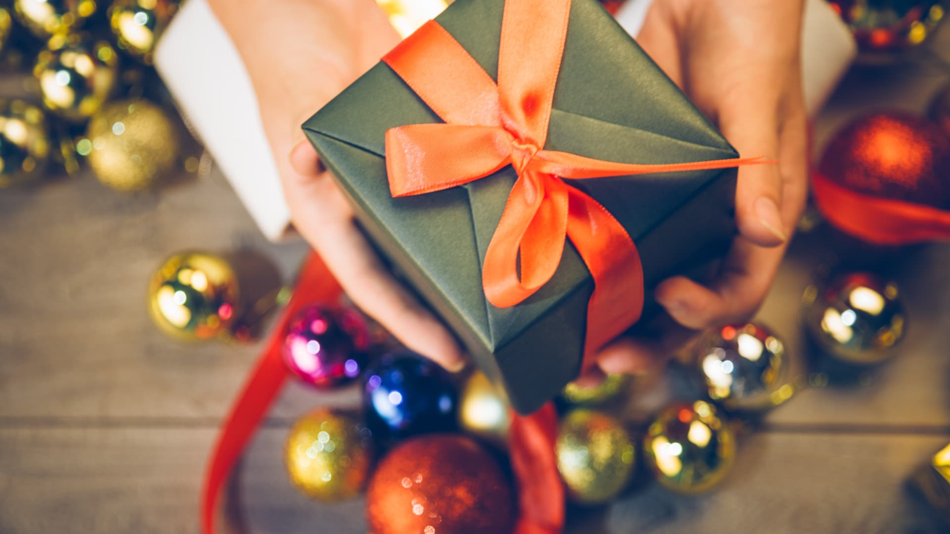 Christmas Aid: Practical Ways to Find Financial Assistance During the Holidays