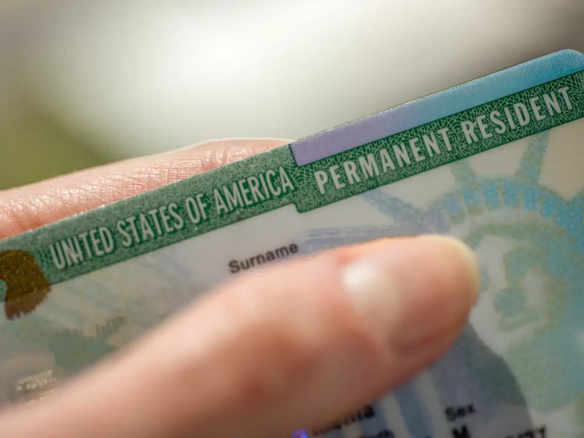 How to Apply for a Green Card: A Step-by-Step Overview (2025 Guide)