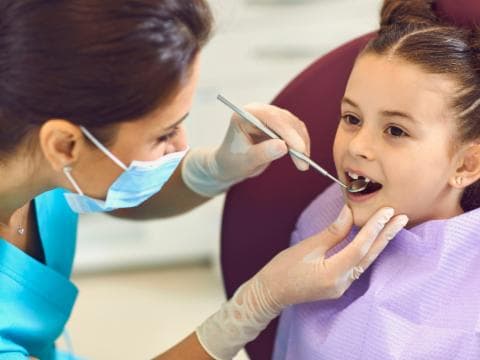 Dentist-Approved Oral Health Tips for Kids and Families: Keeping Smiles Bright and Healthy