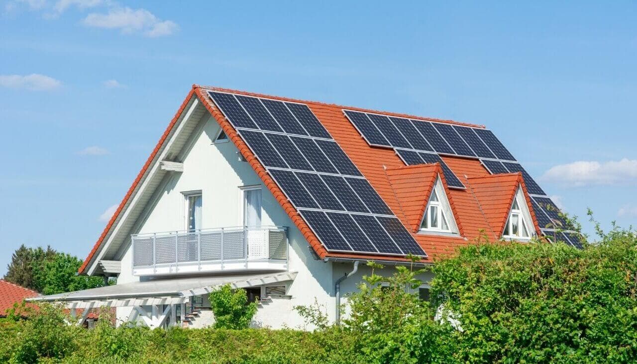 Top Commercial Solar Panels in the US (2026 Guide)